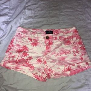 🌺American Eagle Pink Tropical Print Midi Shorts